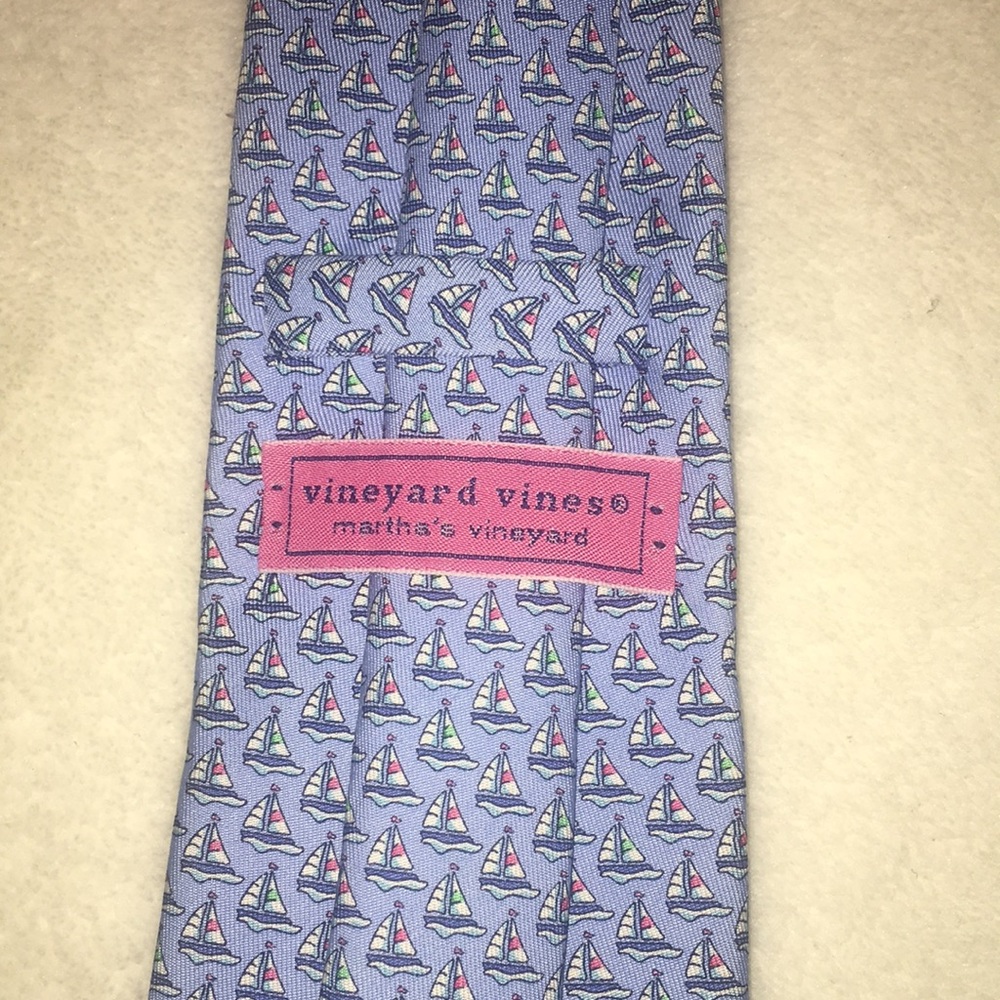 Vineyard Vines sailboat tie